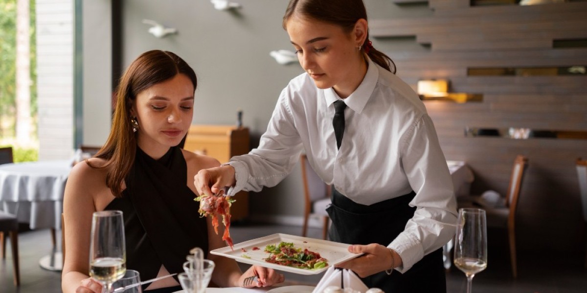 Dining Dynamics: Navigating the Hospitality Industry