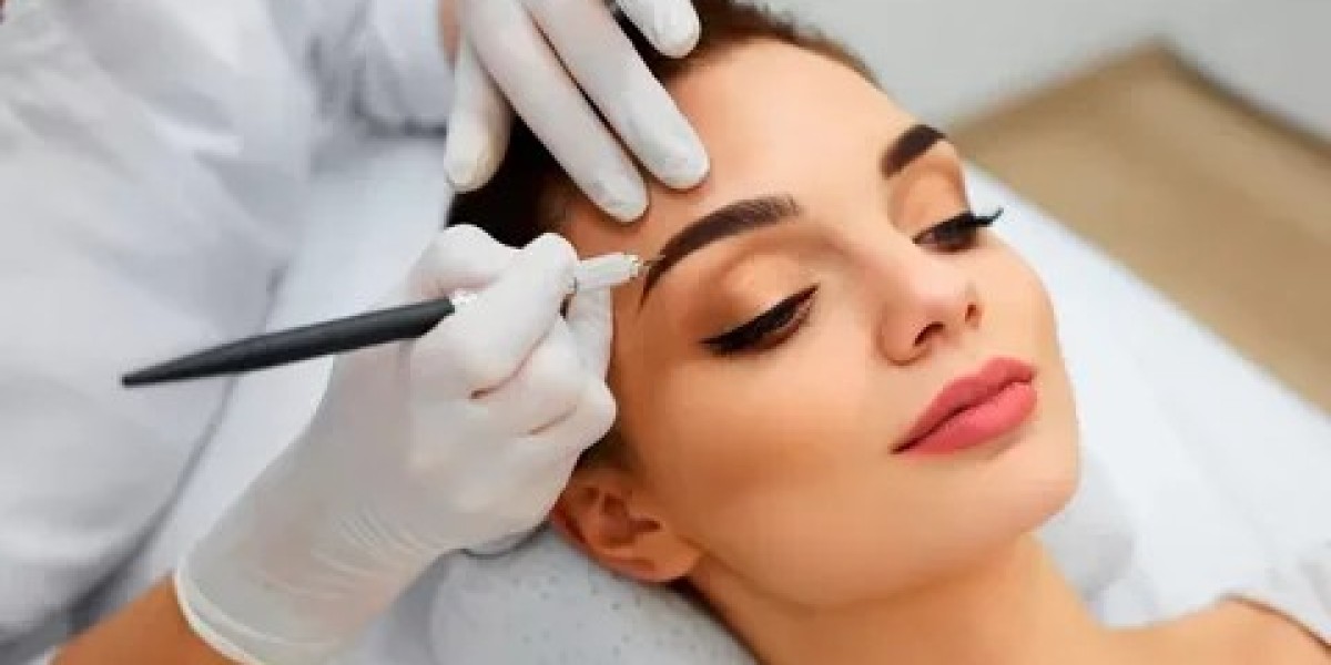 The Popularity of Semi-Permanent Makeup Among Islamabad Women