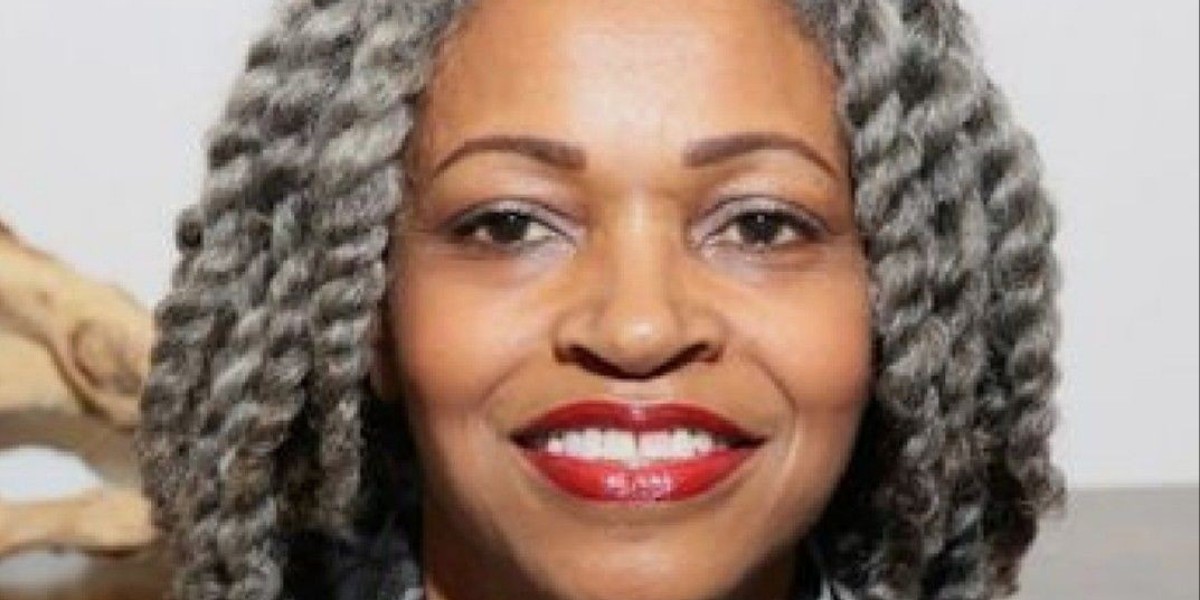 Beyond Age: How Black Women Are Redefining Gray Hair