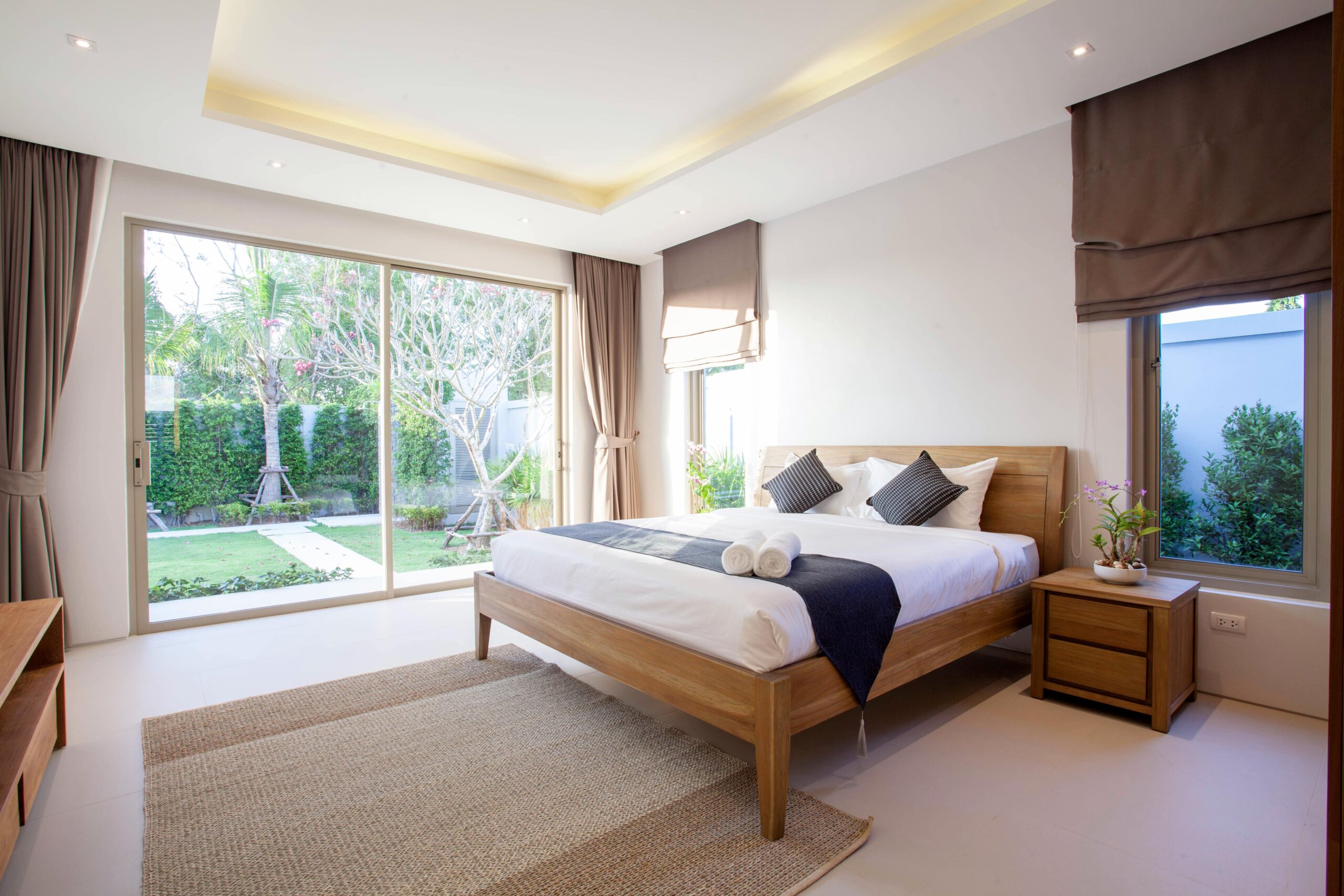 How Aluminium doors helps to improve the look of bedroom