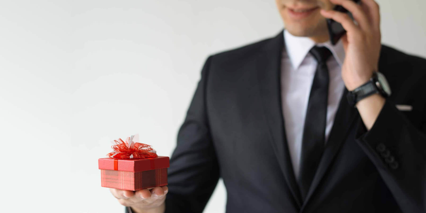 Tips To Find The Best Corporate Gift Supplier - Happybird