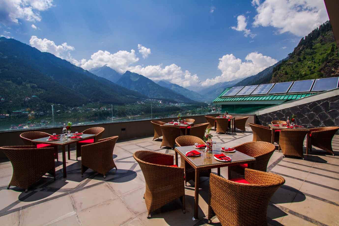 Best Resorts in Manali | Family Friendly Resort - The White Stone