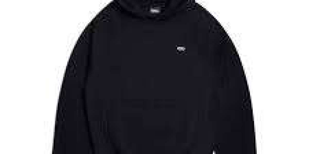 6pm Clothing Deutschland: Urbane Streetwear Trends