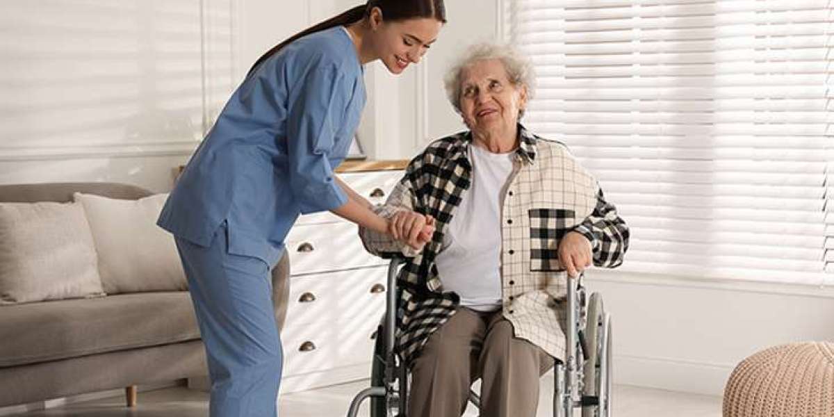 24-Hour Senior Care vs Live-In Caregivers: What’s the Difference?